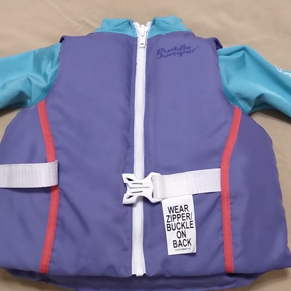 Life jacket - Picture 2 of 8